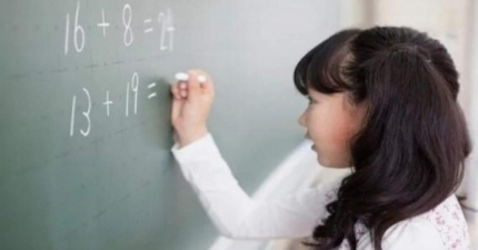 A LINGUAGEM MATEMÁTICA: A PONTE ENTRE O RACIOCÍNIO E A ABSTRAÇÃO